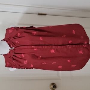Treasure & Bond Burgundy & Pink Pleated Concealed Button Front Sleeveless Blouse